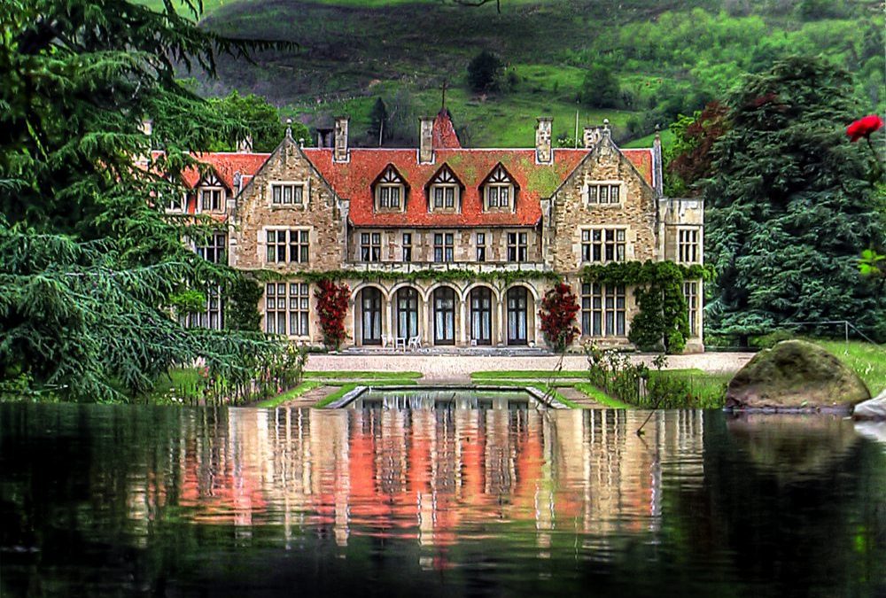 Un plan para pasarlo de miedo… ¿Quieres conocer las 4 casonas más tenebrosas entre Asturias y Cantabria?